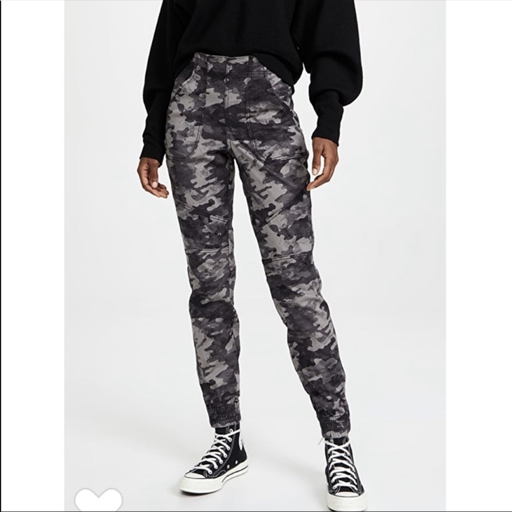 NWT Spanx High Rise Stretch Twill Cargo Jogger Pants In Black Wash Camo